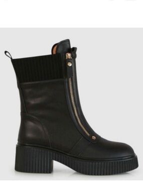 Belle & Bloom More To Come Boots
Size 9